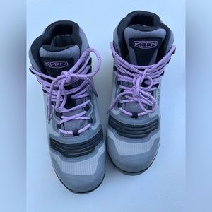 KEEN Women's Tempo Flex Mid Height Lightweight Waterproof Hiking Boot Size US 9